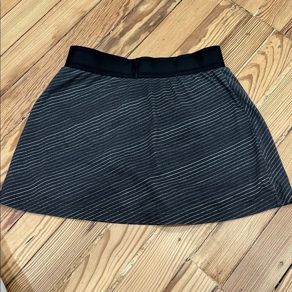 Nike Women's Black and White Mini Skirt - Picture 2 of 3